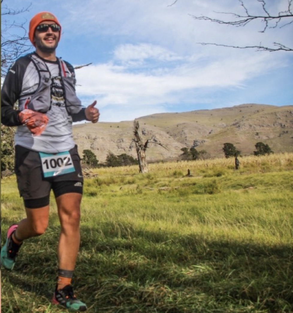Cristian Vásquez corriendo en trail